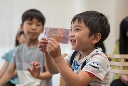 親子で楽しく学べる体験型イベント『おみせやさんごっこ』